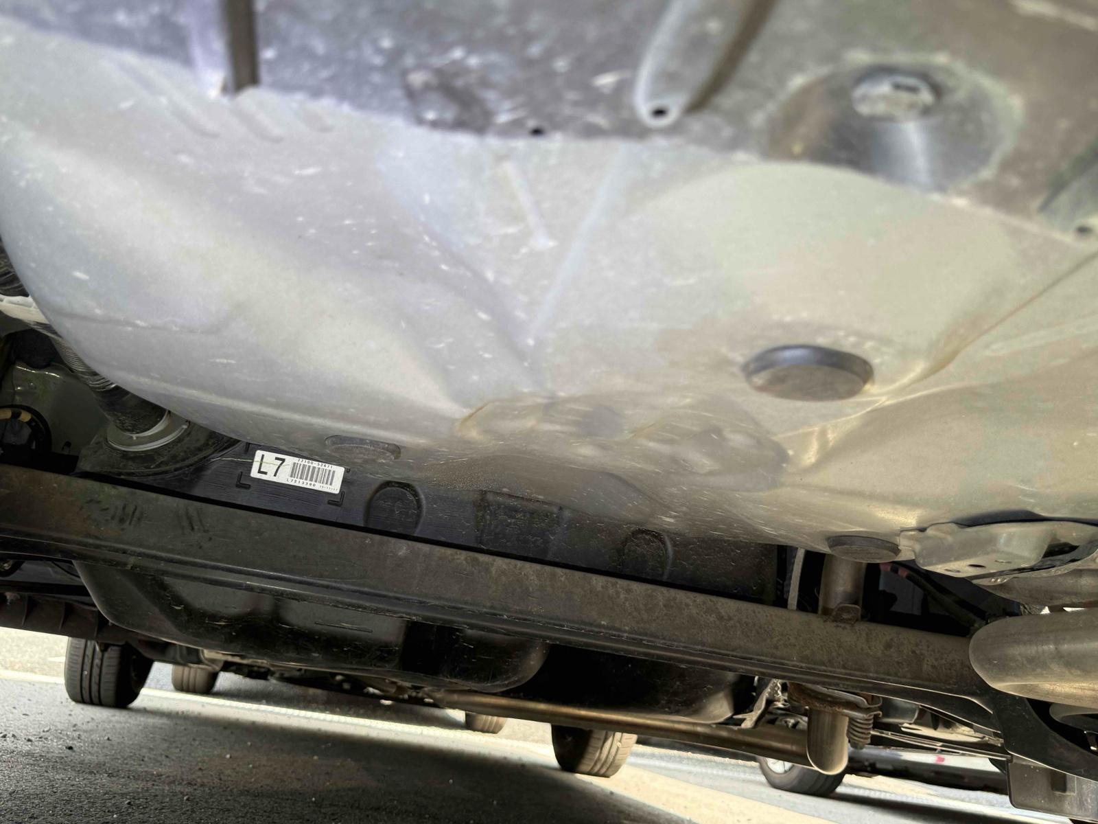 TOYOTA VITZ F Image 22