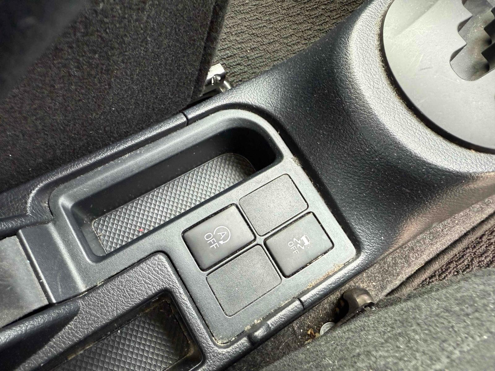 TOYOTA VITZ F Image 7
