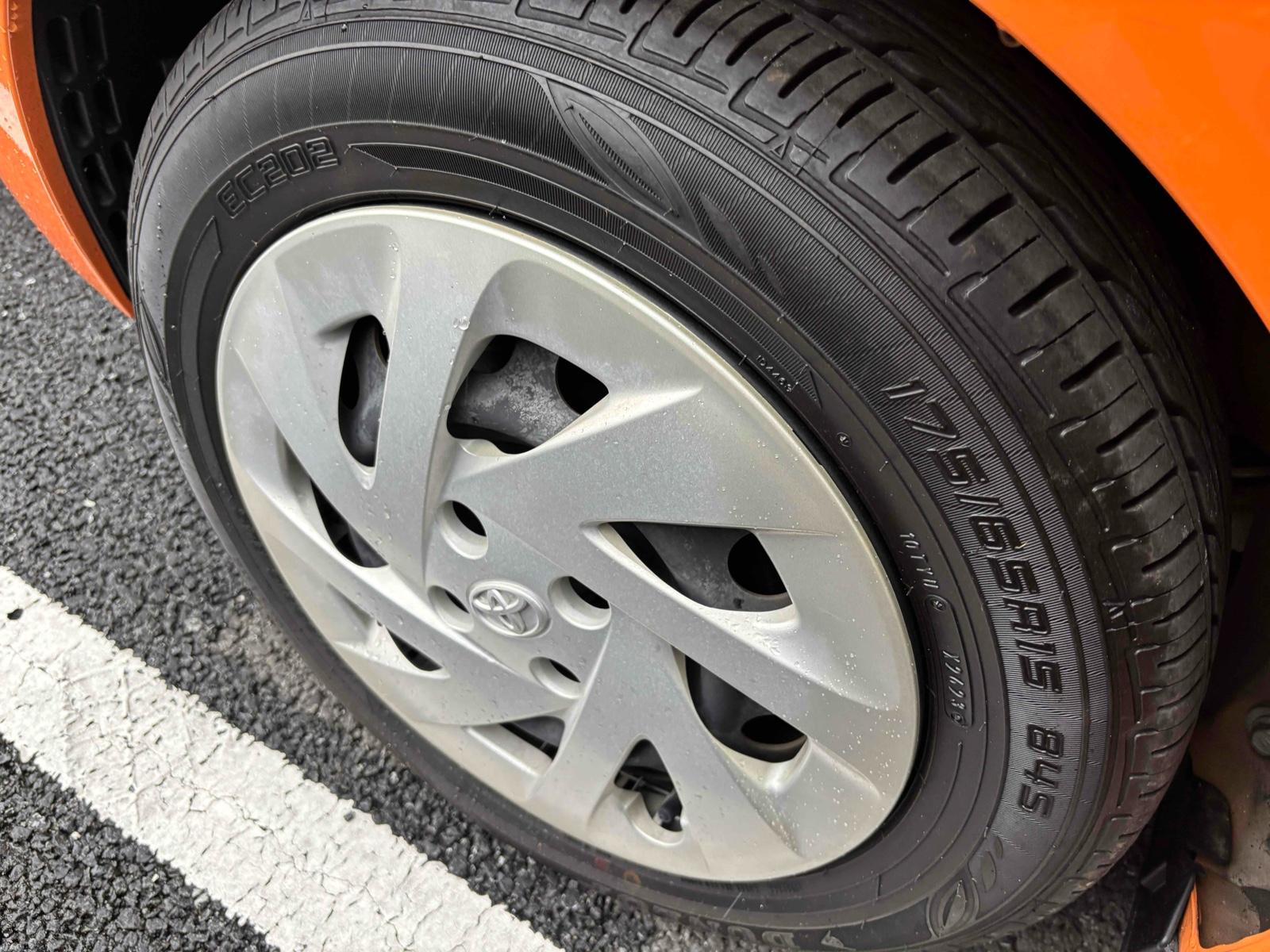 TOYOTA AQUA S Image 12