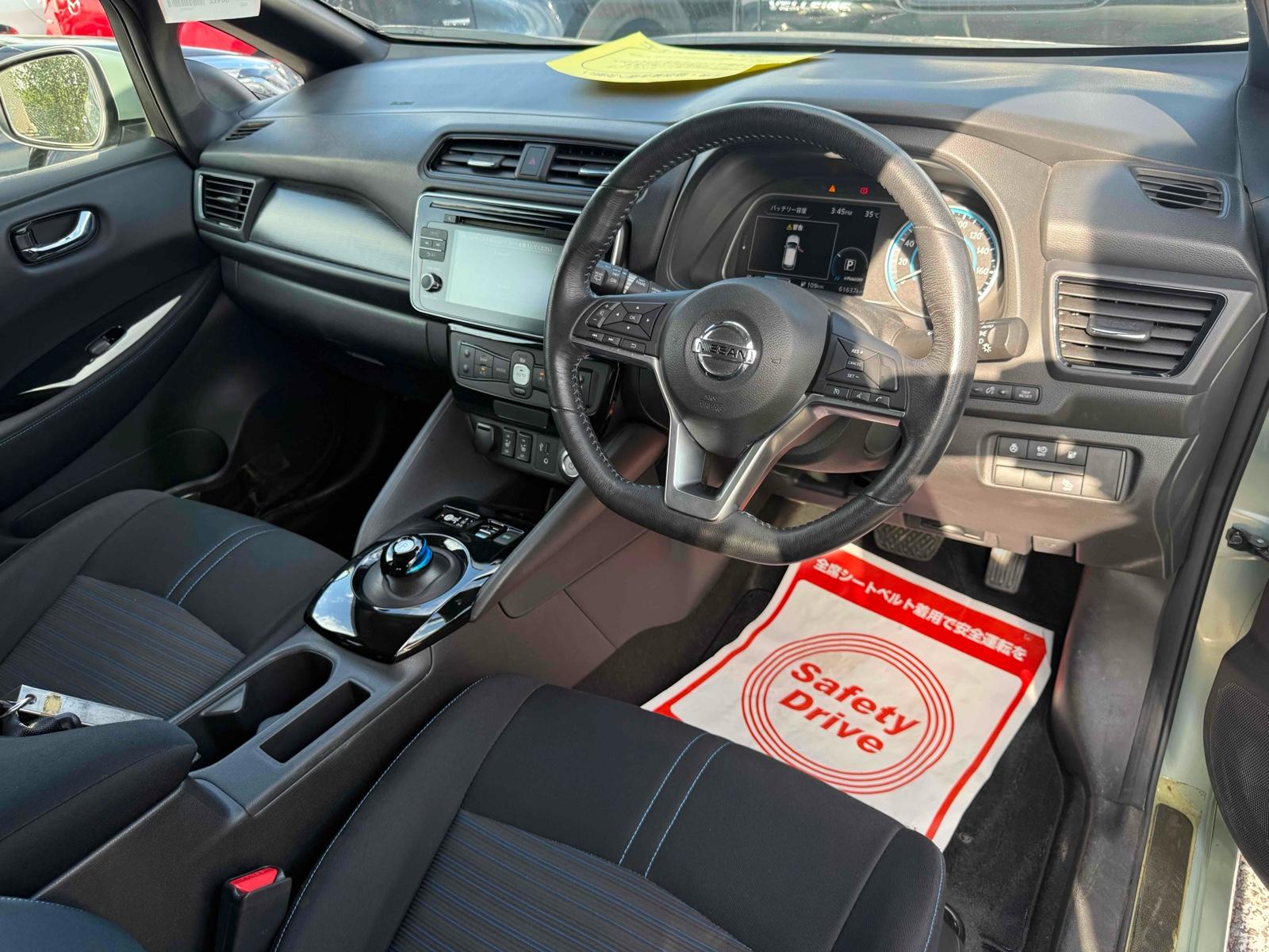 NISSAN LEAF X Image 13