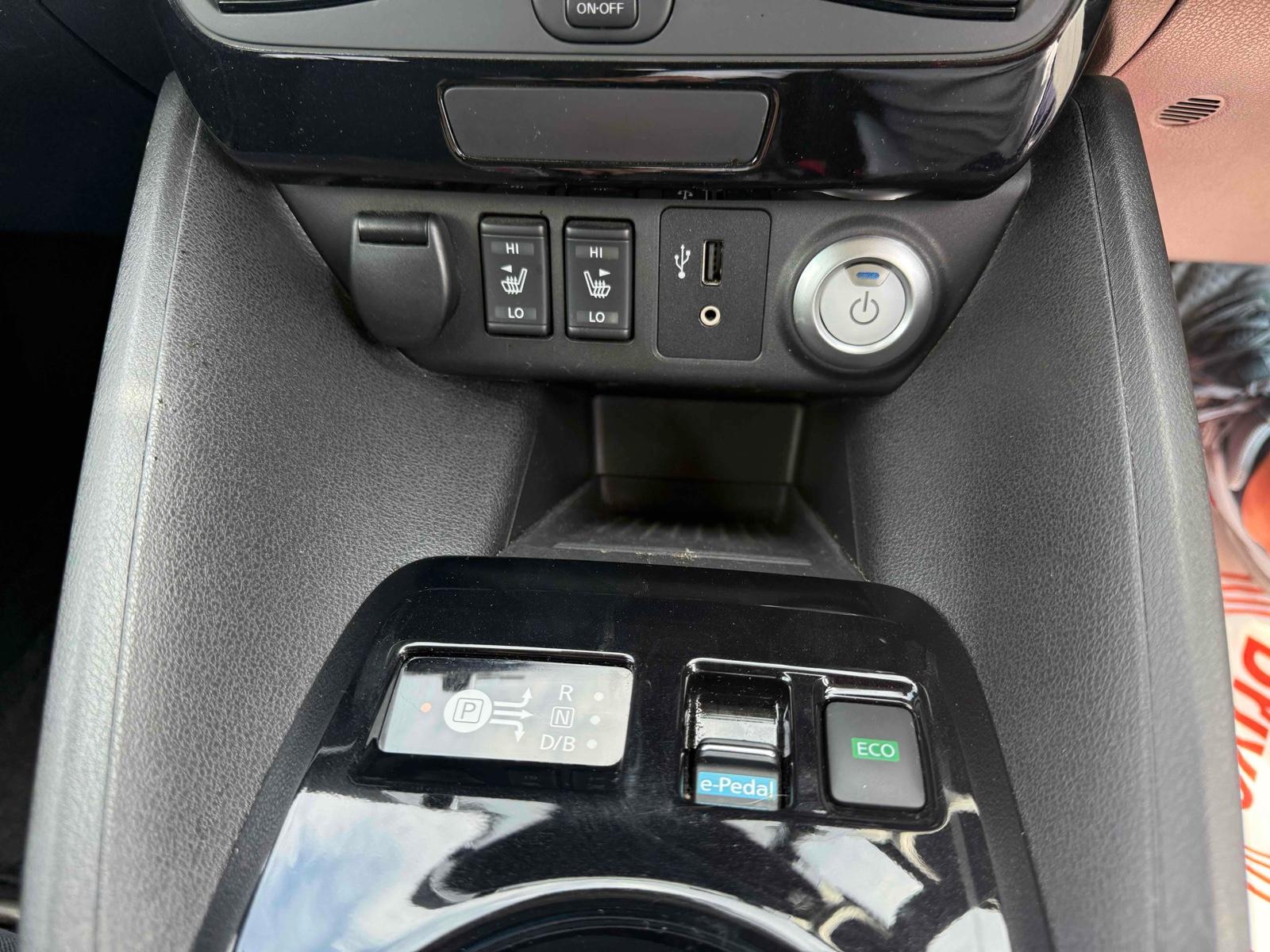 NISSAN LEAF X Image 24