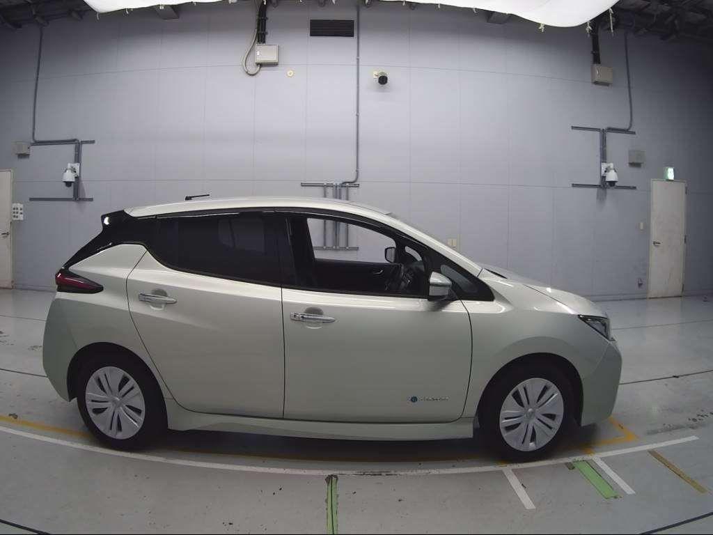 NISSAN LEAF X Image 7