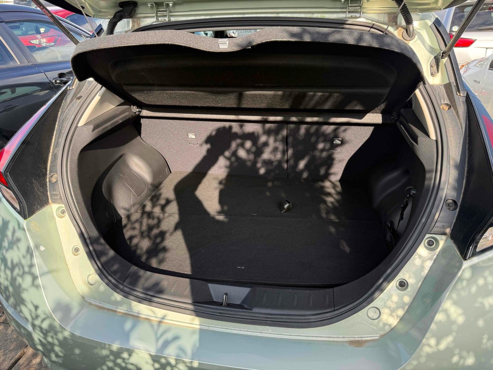 NISSAN LEAF X Image 16