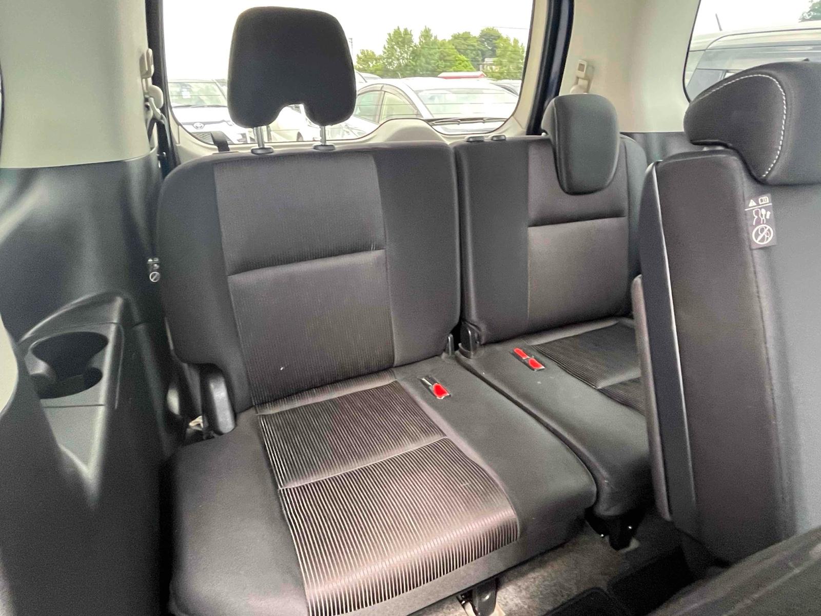 NISSAN SERENA HV 5D HIGHWAY STAR PROPILOT EDITION Image 13