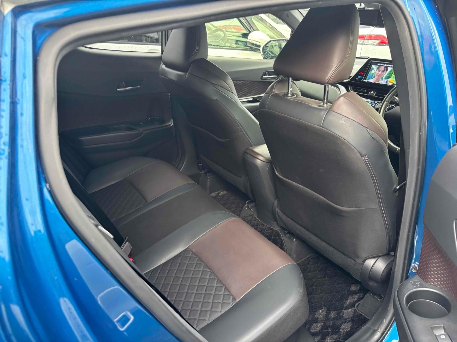 TOYOTA C-HR G Image 10