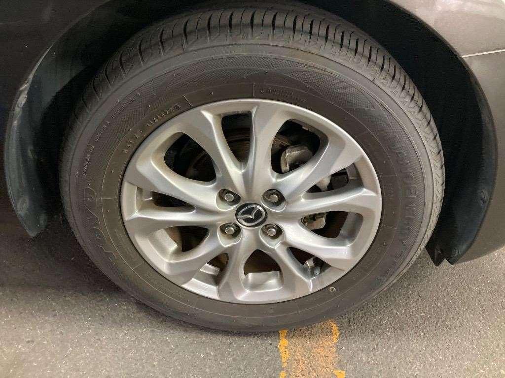 MAZDA DEMIO 13S Image 8