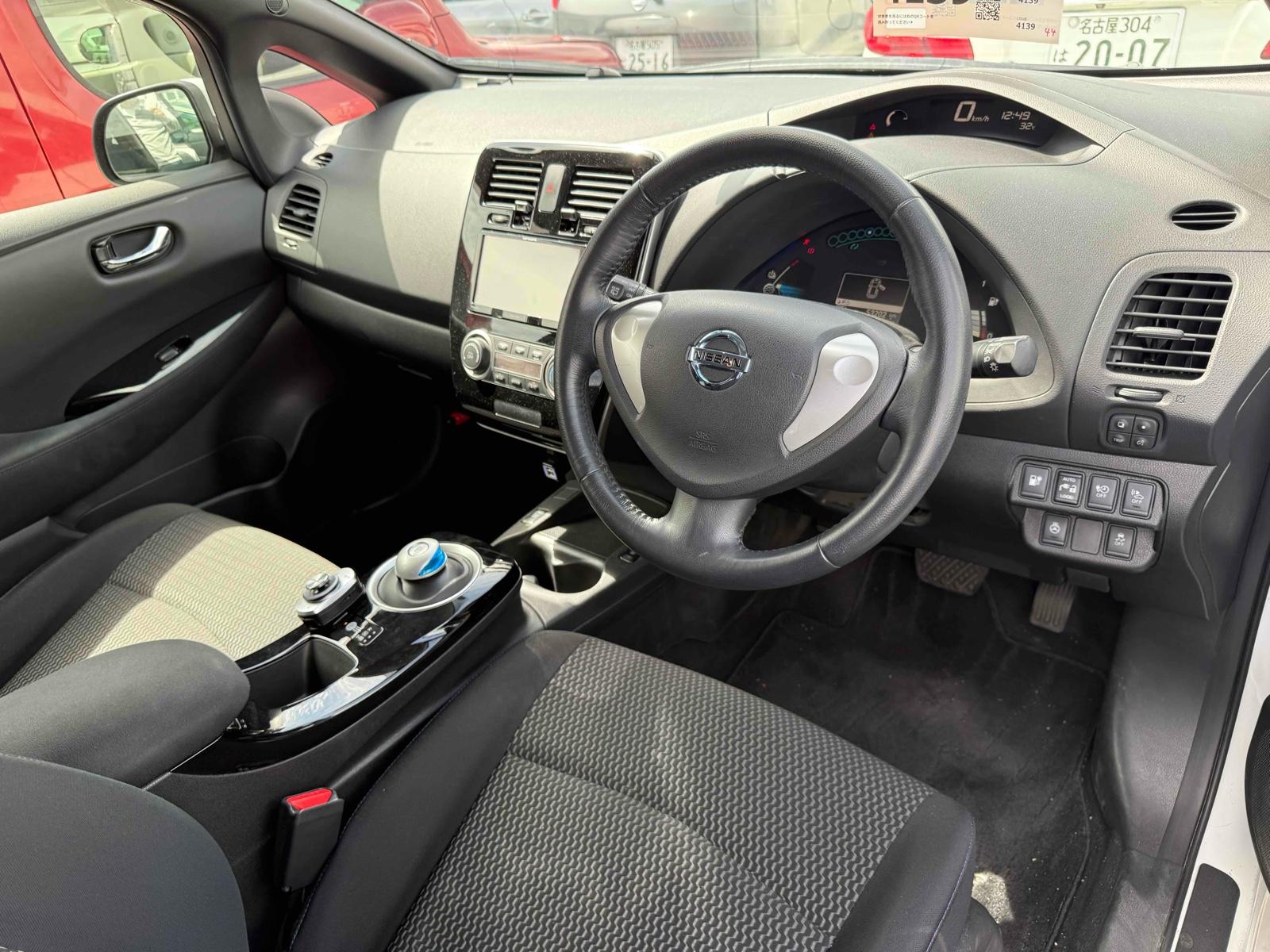 NISSAN LEAF S Image 8