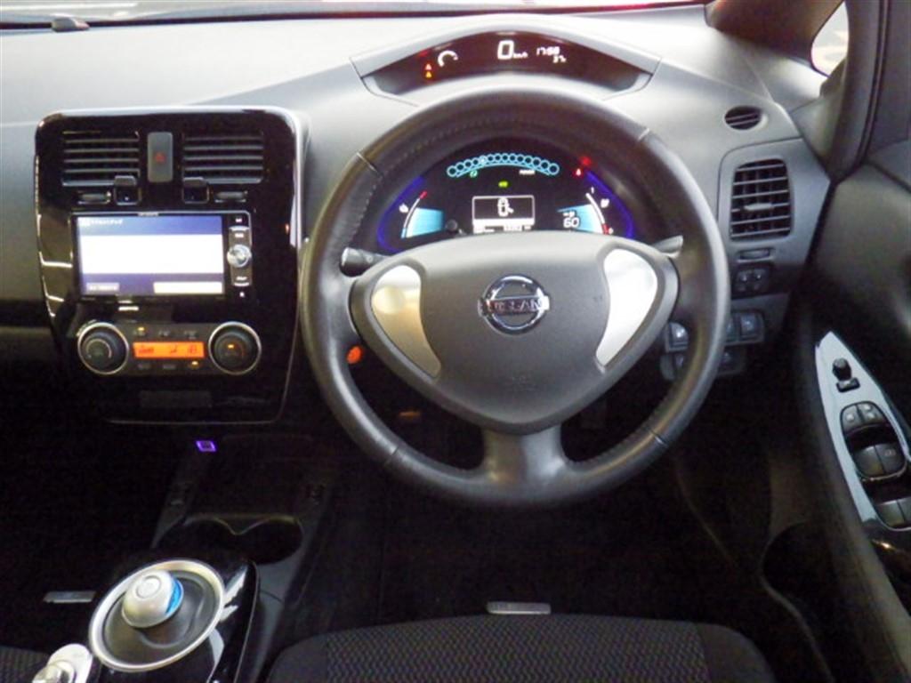 NISSAN LEAF S Image 3