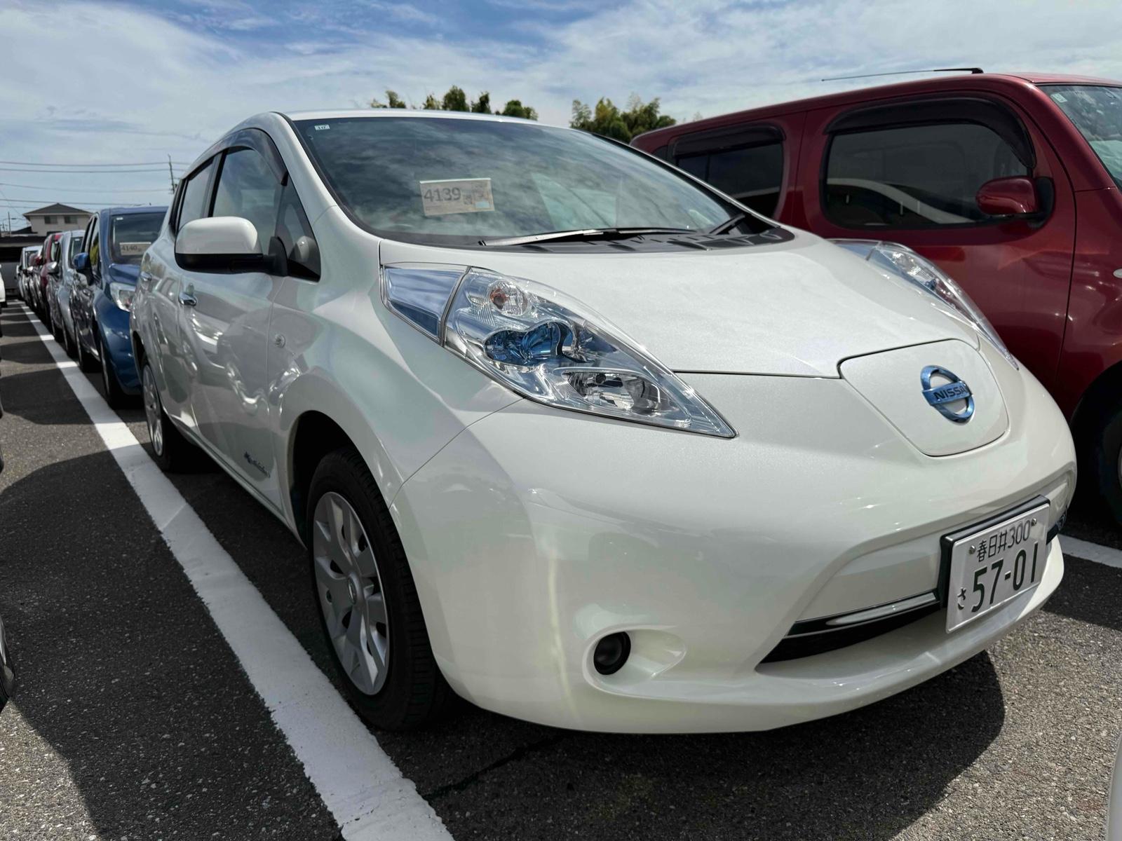 NISSAN LEAF S Image 6