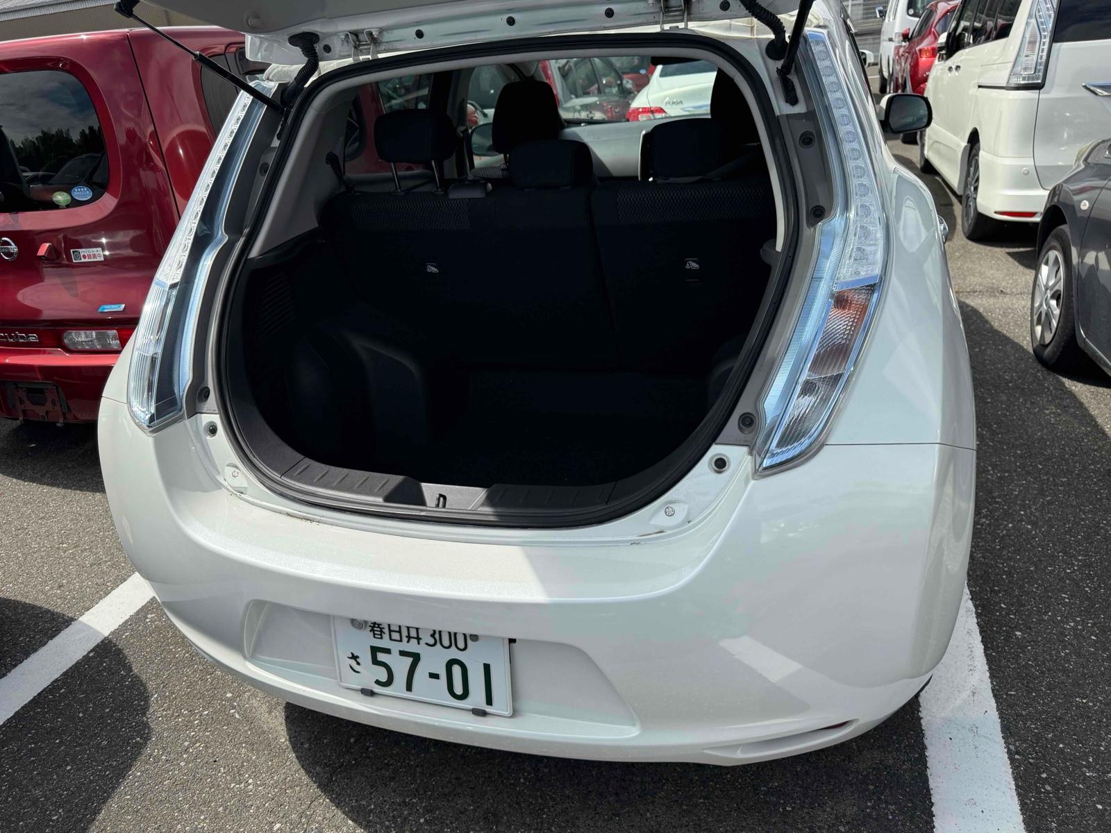 NISSAN LEAF S Image 11
