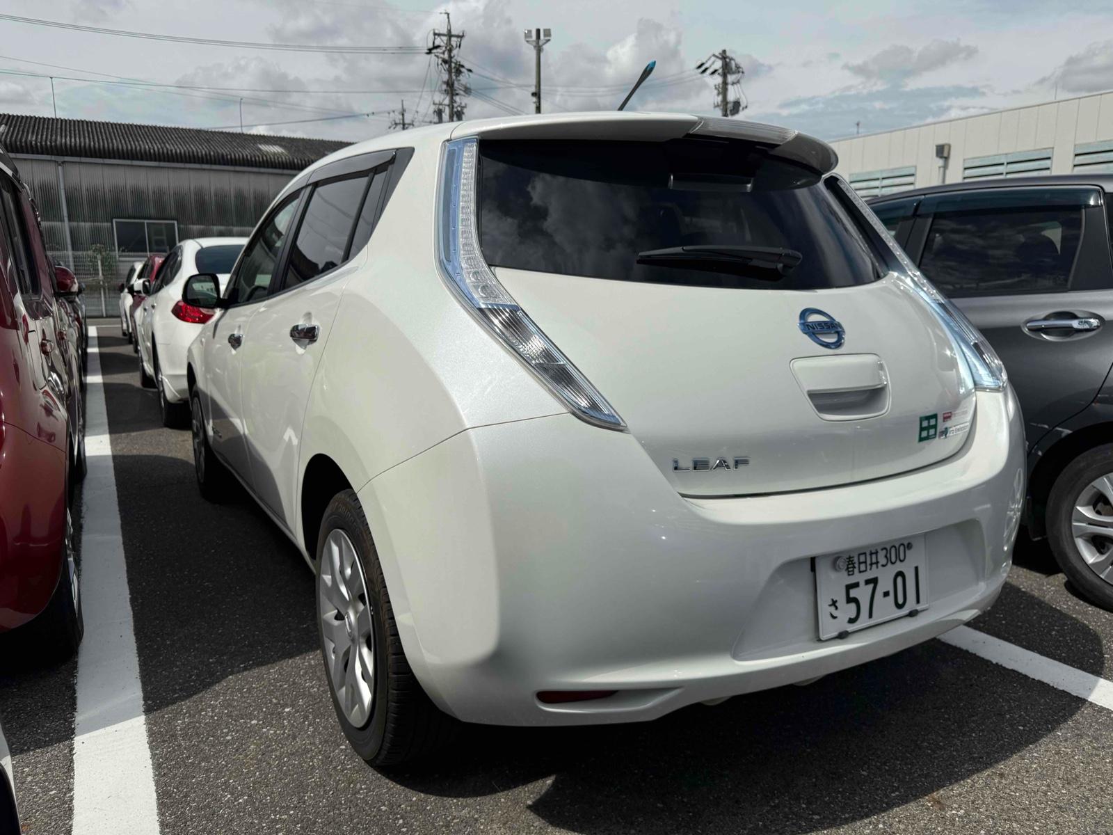 NISSAN LEAF S Image 7
