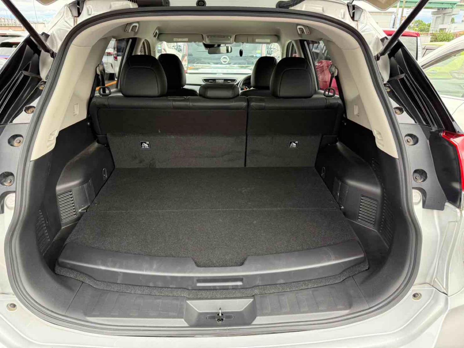 NISSAN X-TRAIL 20S HYBRID Image 13