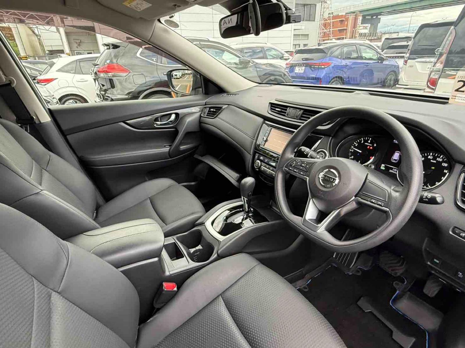 NISSAN X-TRAIL 20S HYBRID Image 6