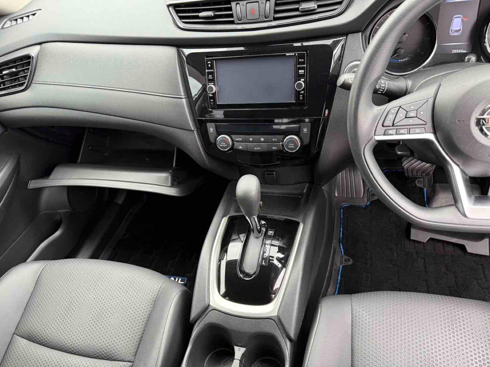 NISSAN X-TRAIL 20S HYBRID Image 10