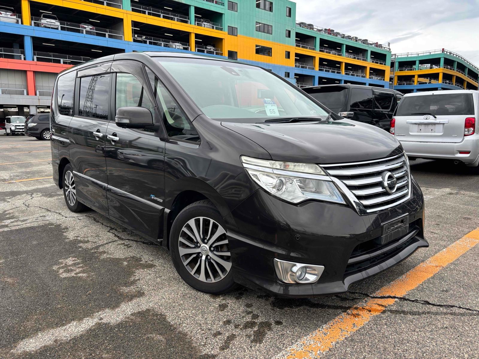 2014 Nissan SERENA 128,000 km