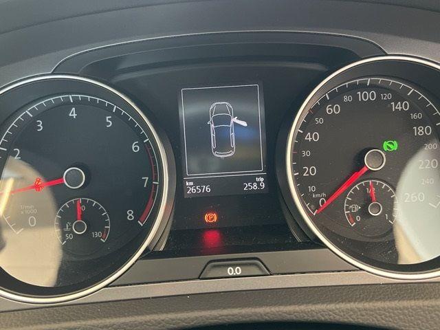 VOLKSWAGEN GOLF  Image 8