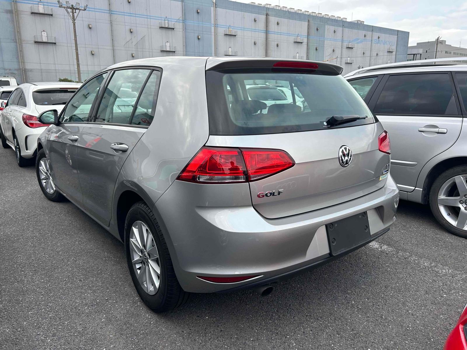 VOLKSWAGEN GOLF  Image 2