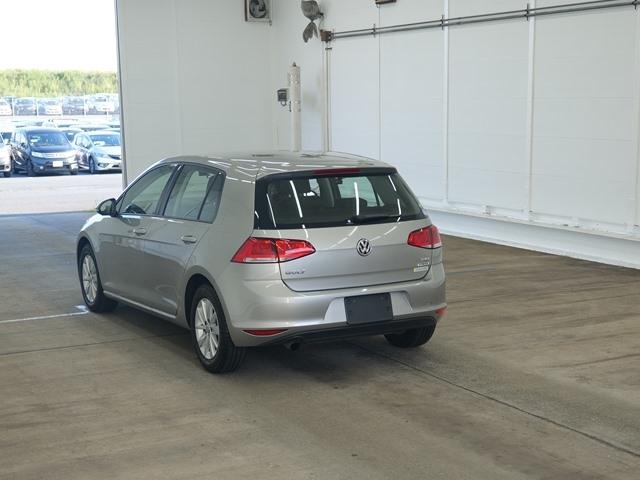 VOLKSWAGEN GOLF  Image 4