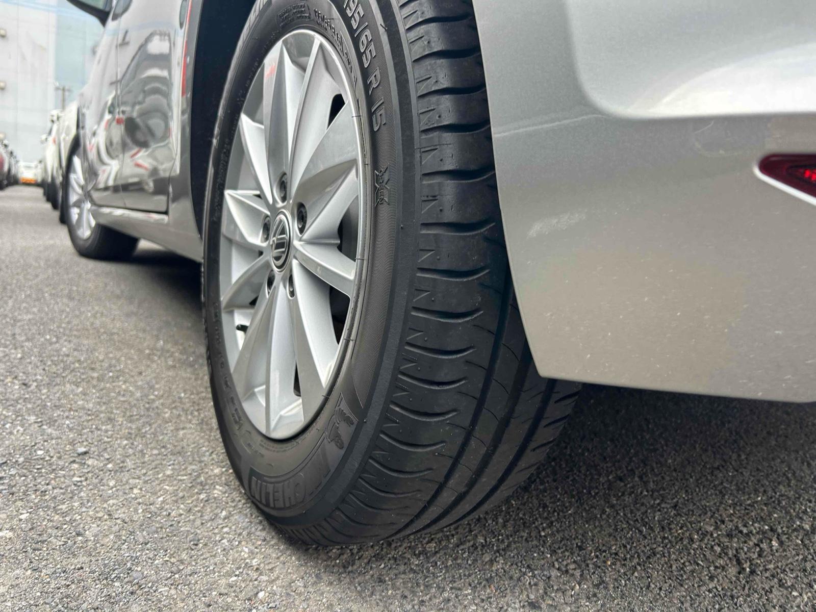 VOLKSWAGEN GOLF  Image 12