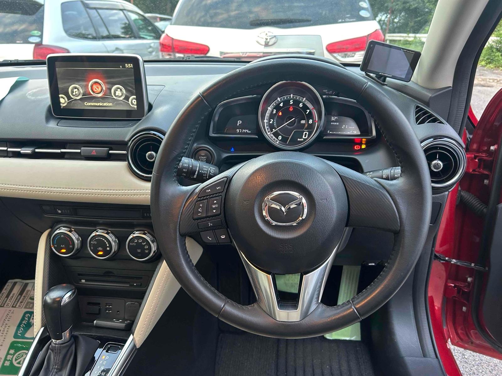 MAZDA DEMIO 13S TOURING PACKAGE Image 5