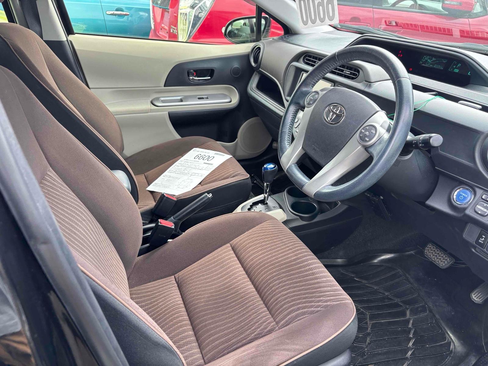 TOYOTA AQUA G Image 3