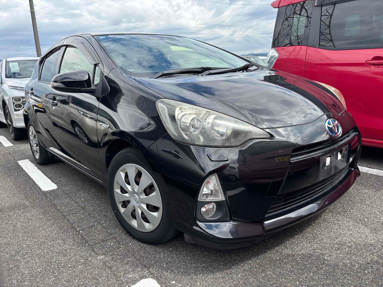 2012 Toyota AQUA 103,000 km