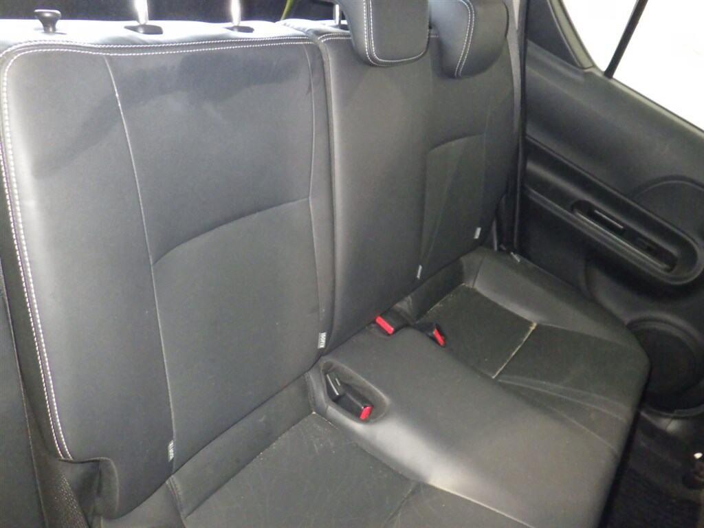 TOYOTA AQUA G BLACK SOFT LEATHER SELECTION Image 8