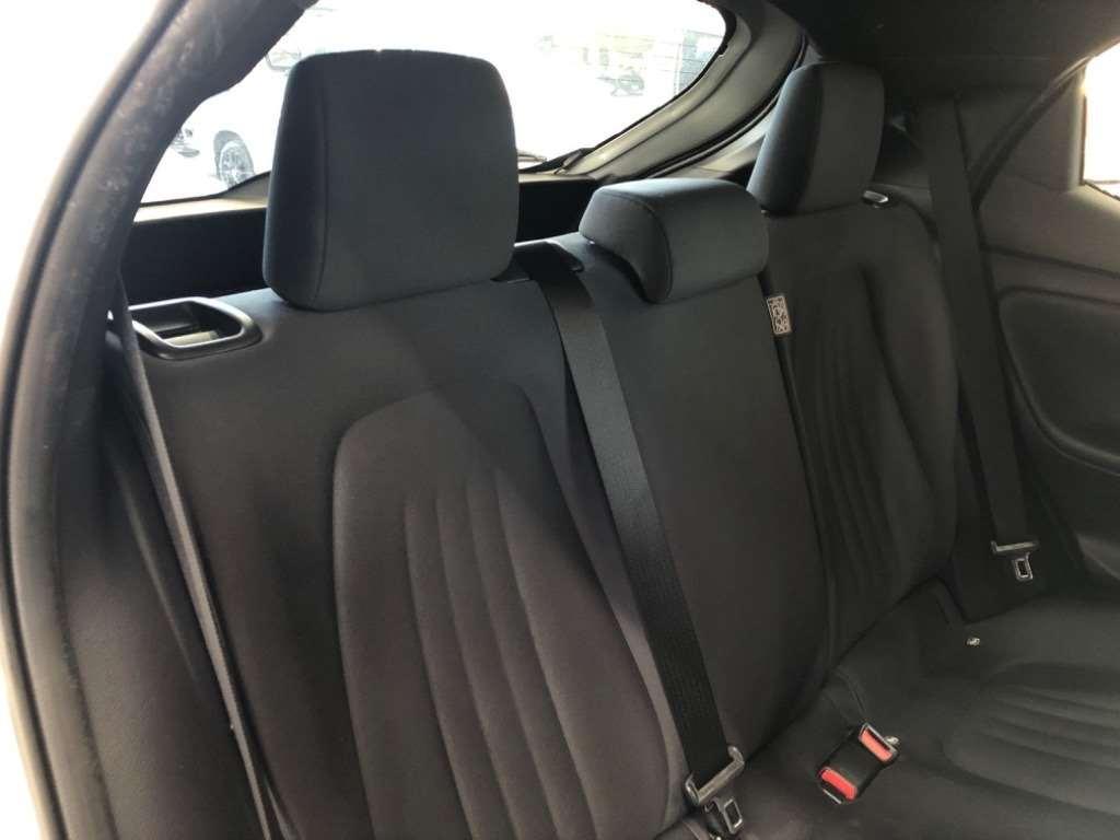 TOYOTA YARIS HYBRID X Image 9