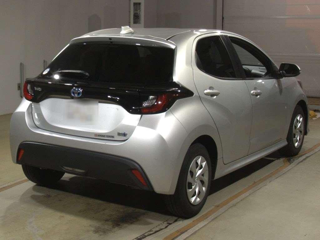 TOYOTA YARIS HYBRID X Image 4