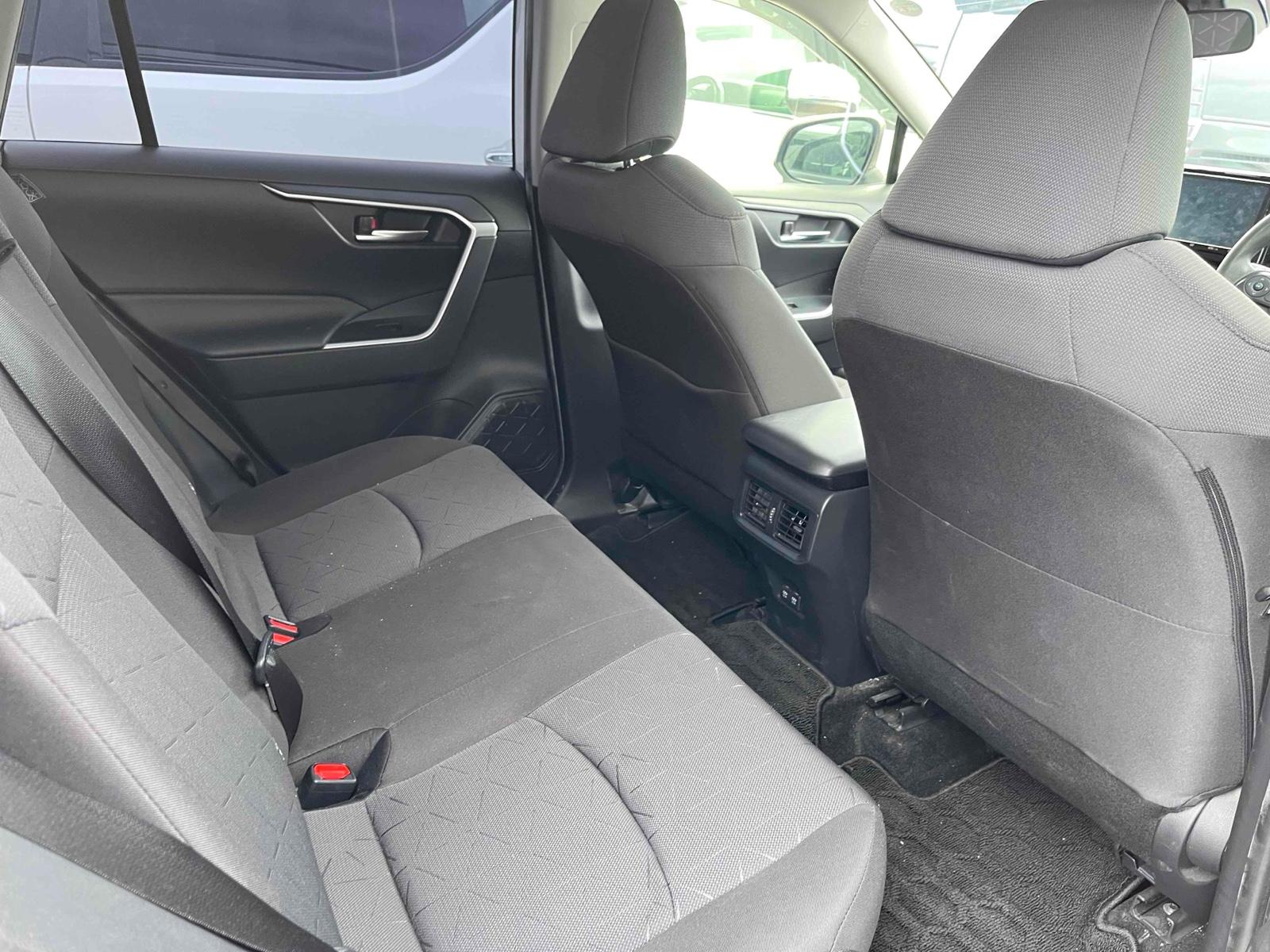 TOYOTA RAV4 HYBRID X Image 10