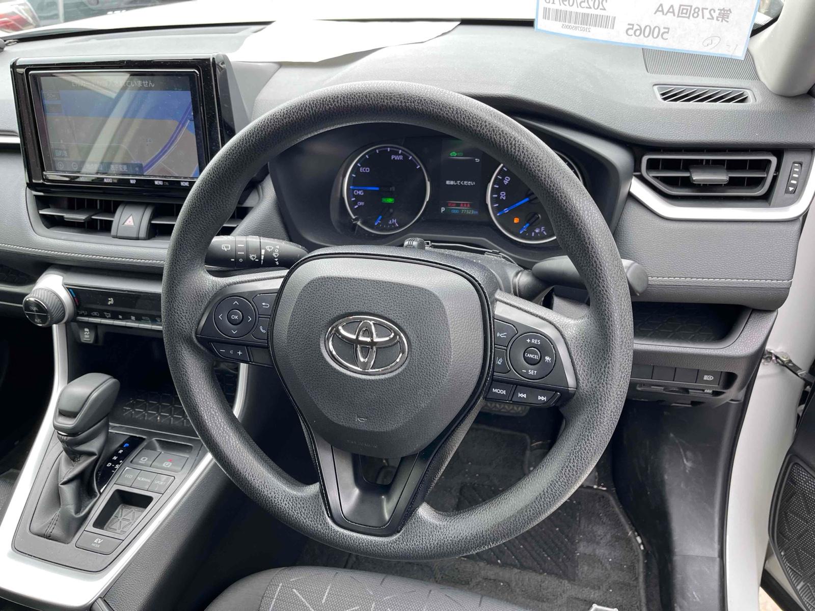 TOYOTA RAV4 HYBRID X Image 8