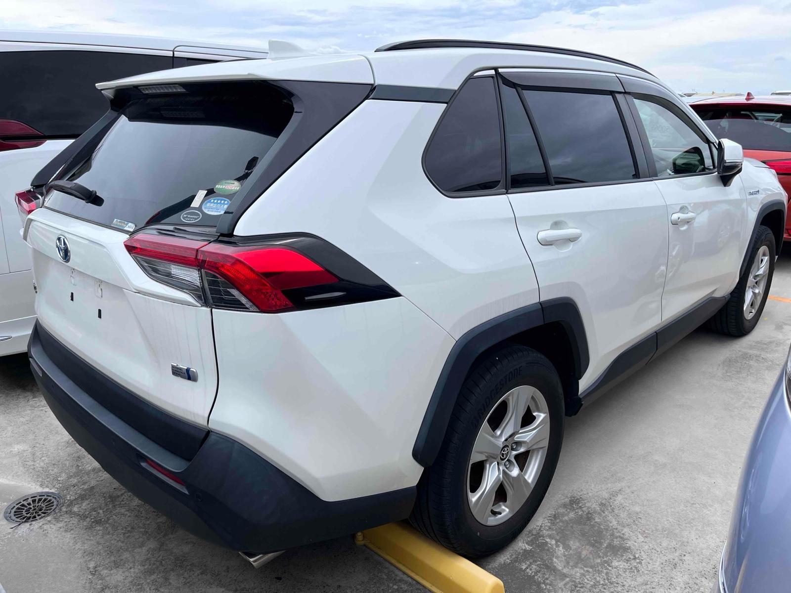TOYOTA RAV4 HYBRID X Image 5