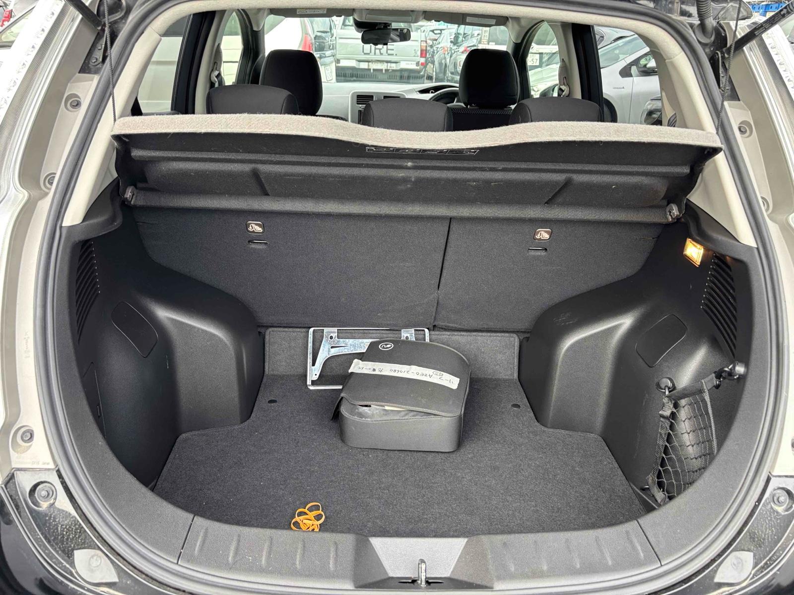 NISSAN LEAF S (24KWH) Image 9