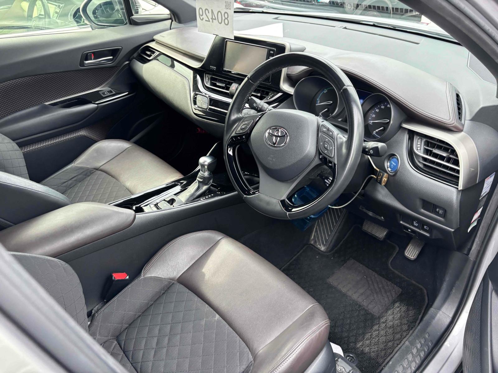TOYOTA C-HR G Image 11
