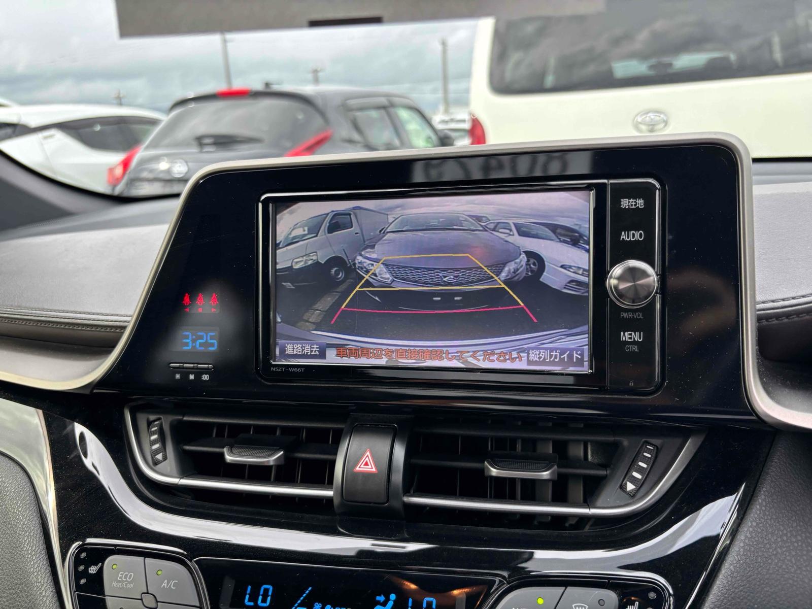 TOYOTA C-HR G Image 15