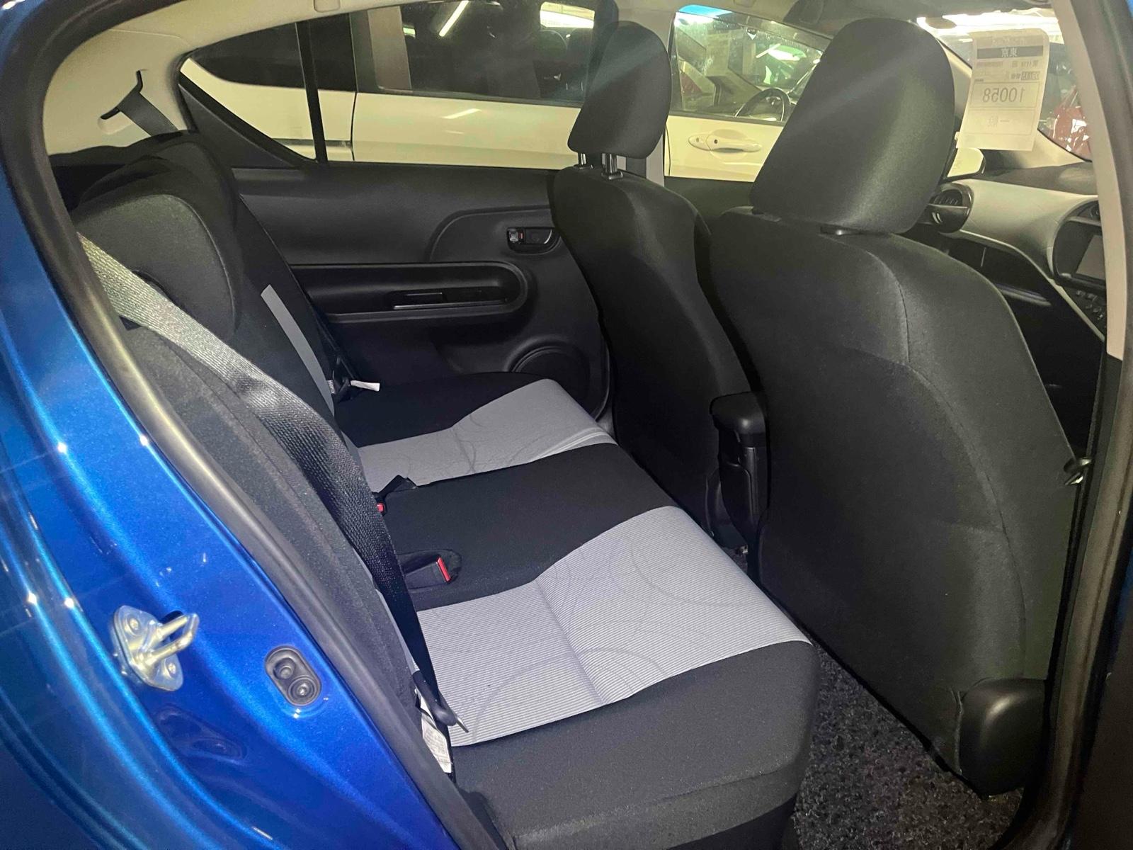 TOYOTA AQUA S Image 19