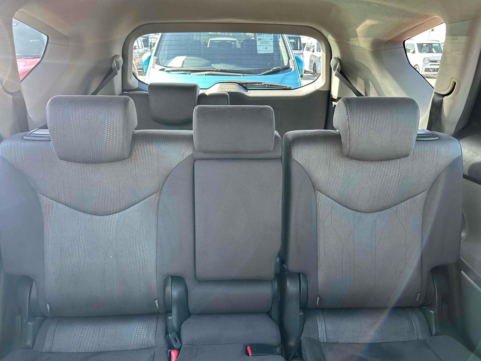 TOYOTA PRIUS ALPHA G 7SEATER Image 13