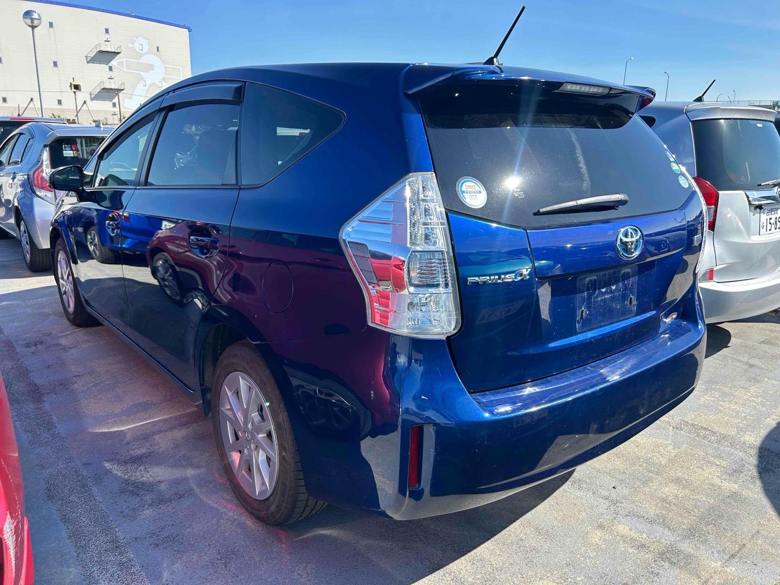 TOYOTA PRIUS ALPHA G 7SEATER Image 9