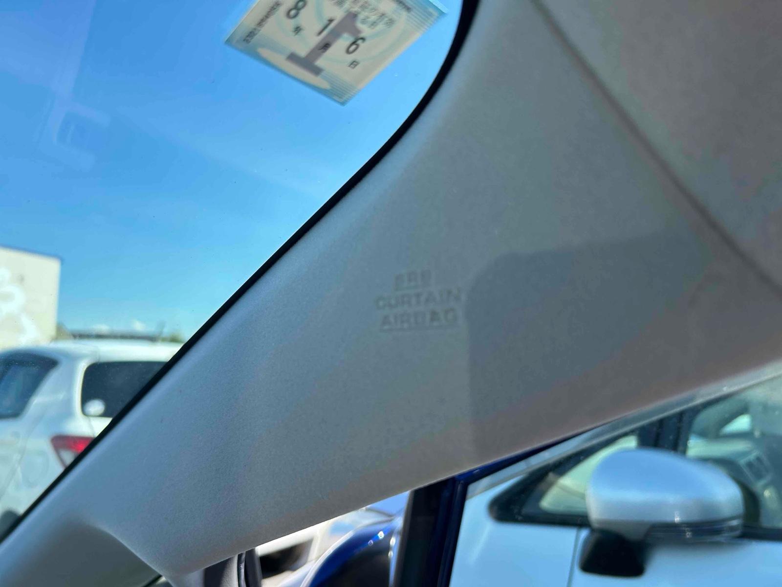 TOYOTA PRIUS ALPHA G 7SEATER Image 16