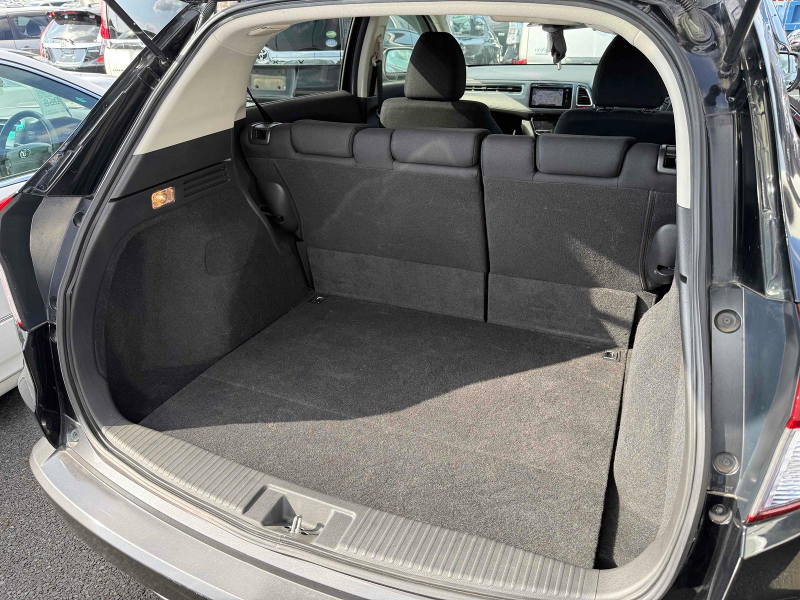 HONDA VESEL HYBRID X Image 8