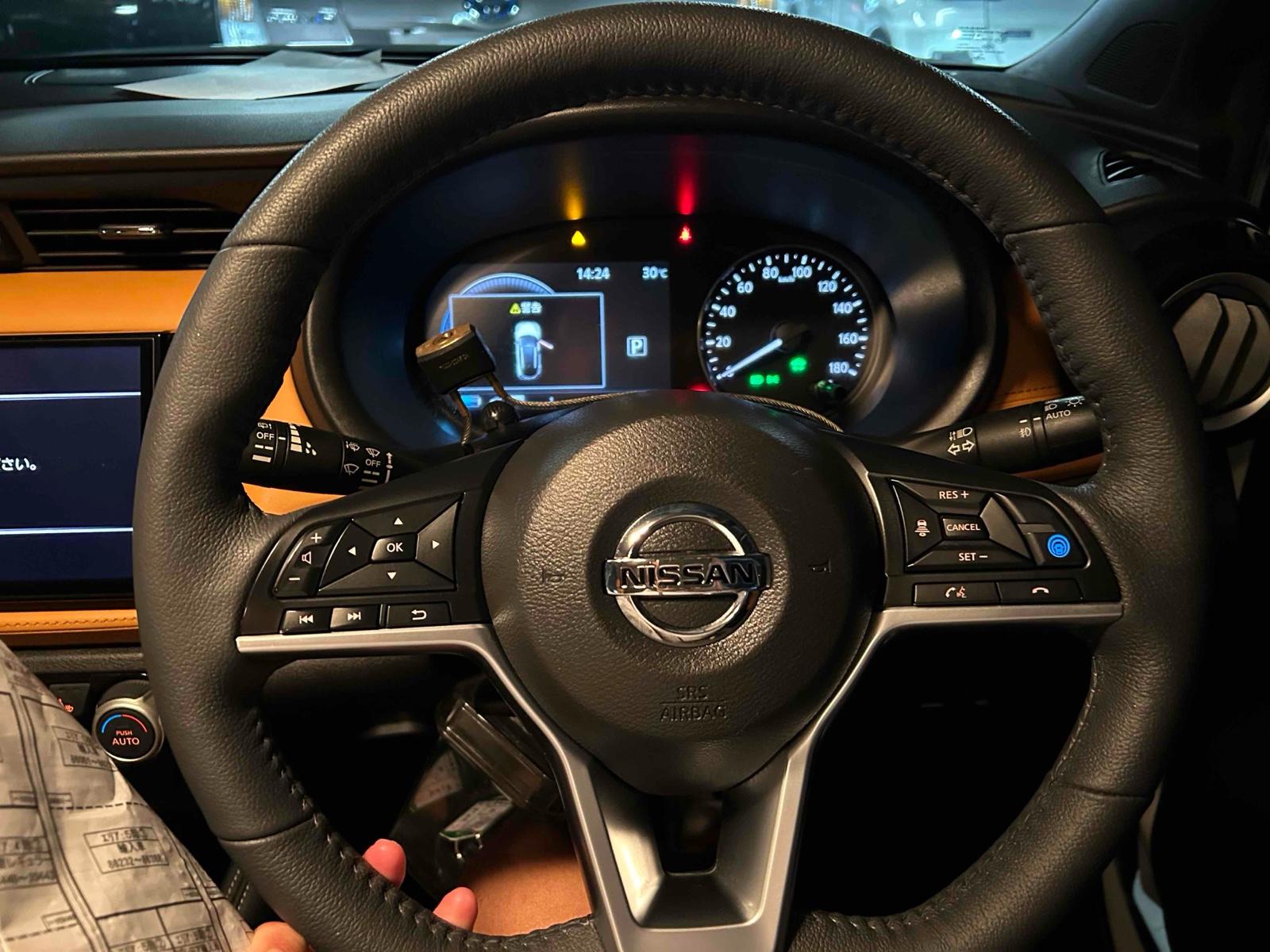 NISSAN KICKS 5D X TWO TONE INTERIOR EDITION Image 11