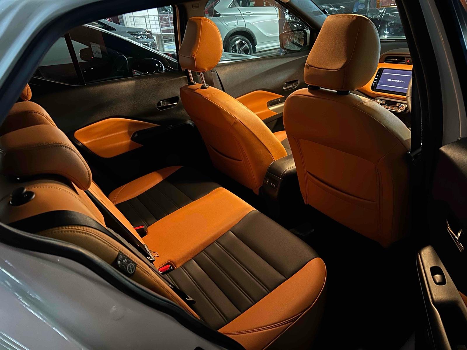 NISSAN KICKS 5D X TWO TONE INTERIOR EDITION Image 10