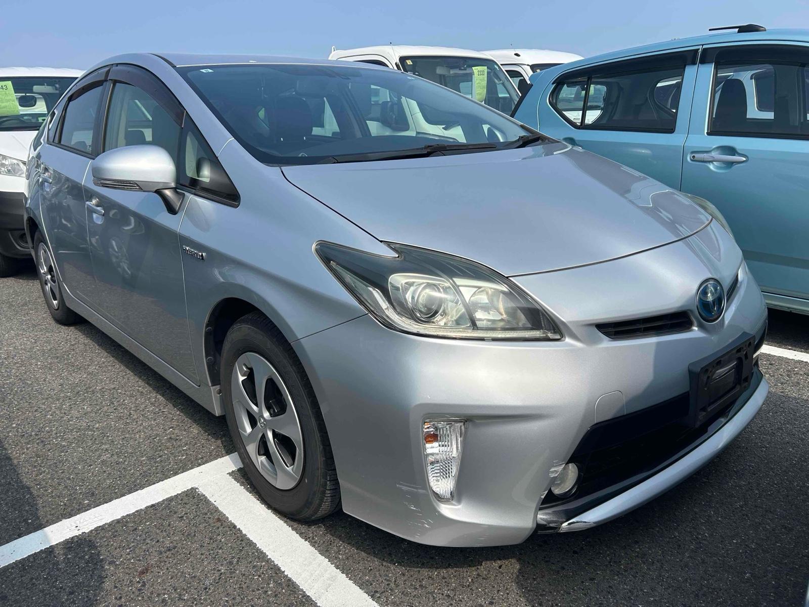 2015 Toyota PRIUS 111,000 km
