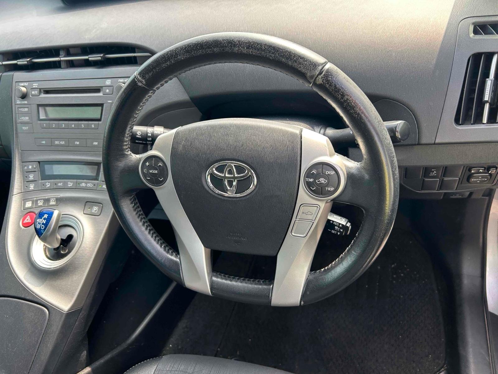 TOYOTA PRIUS G Image 8