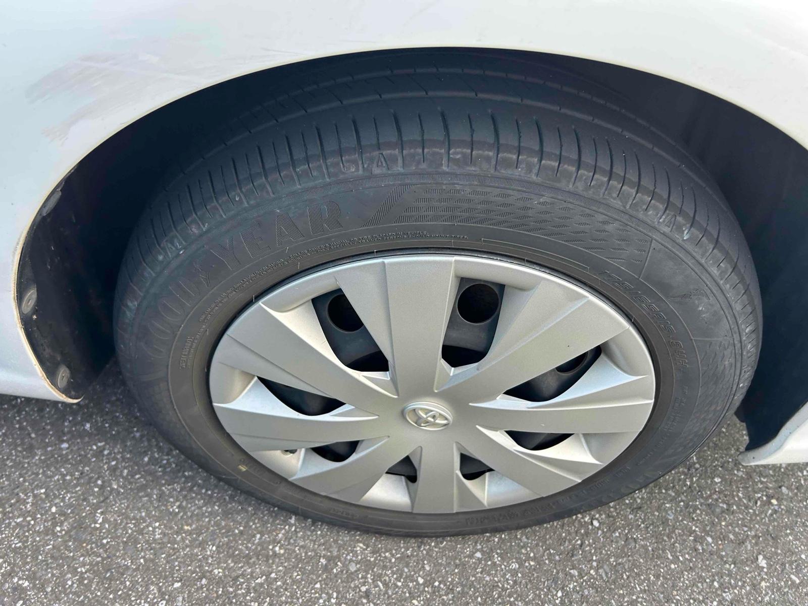 TOYOTA COROLLA FIELDER HYBRID Image 18