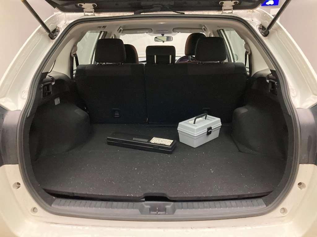 TOYOTA COROLLA FIELDER HYBRID Image 8