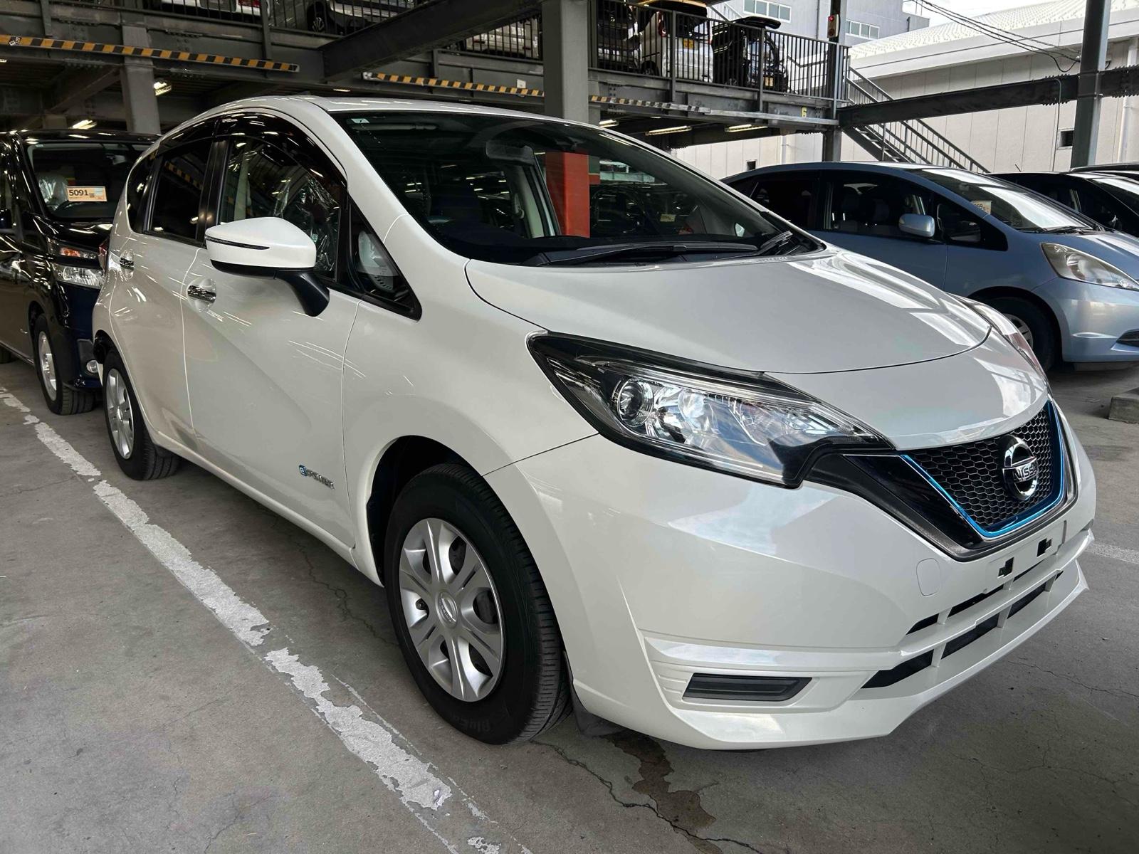 2017 Nissan NOTE 87,000 km