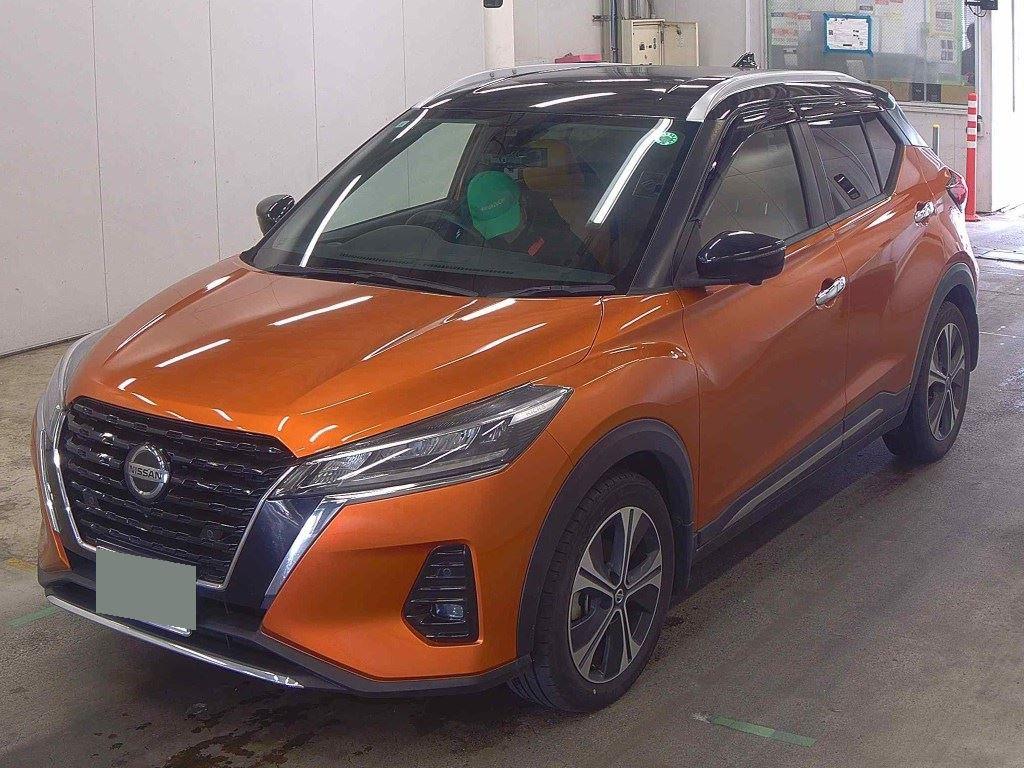 NISSAN KICKS 5D X TWO TONE INTERIOR EDITION Image 4