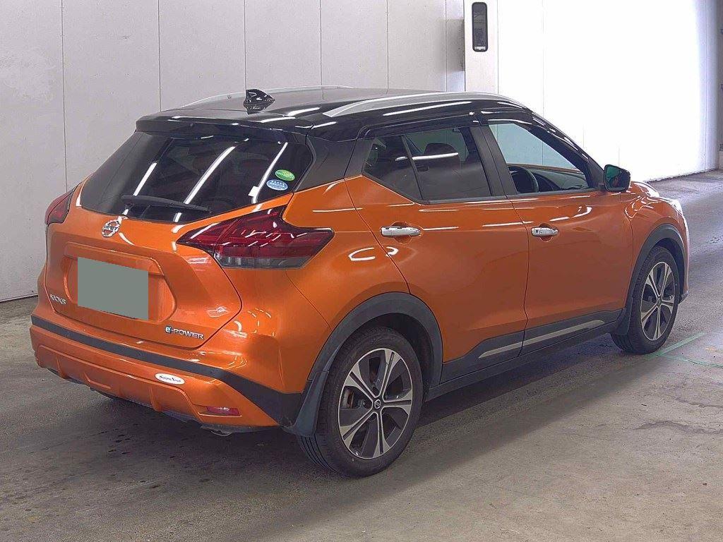 NISSAN KICKS 5D X TWO TONE INTERIOR EDITION Image 5