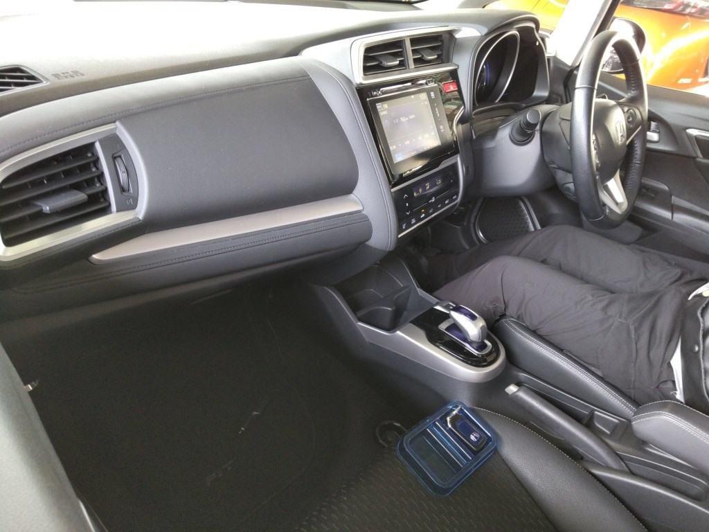 HONDA FIT HYBRID L PACKAGE Image 3